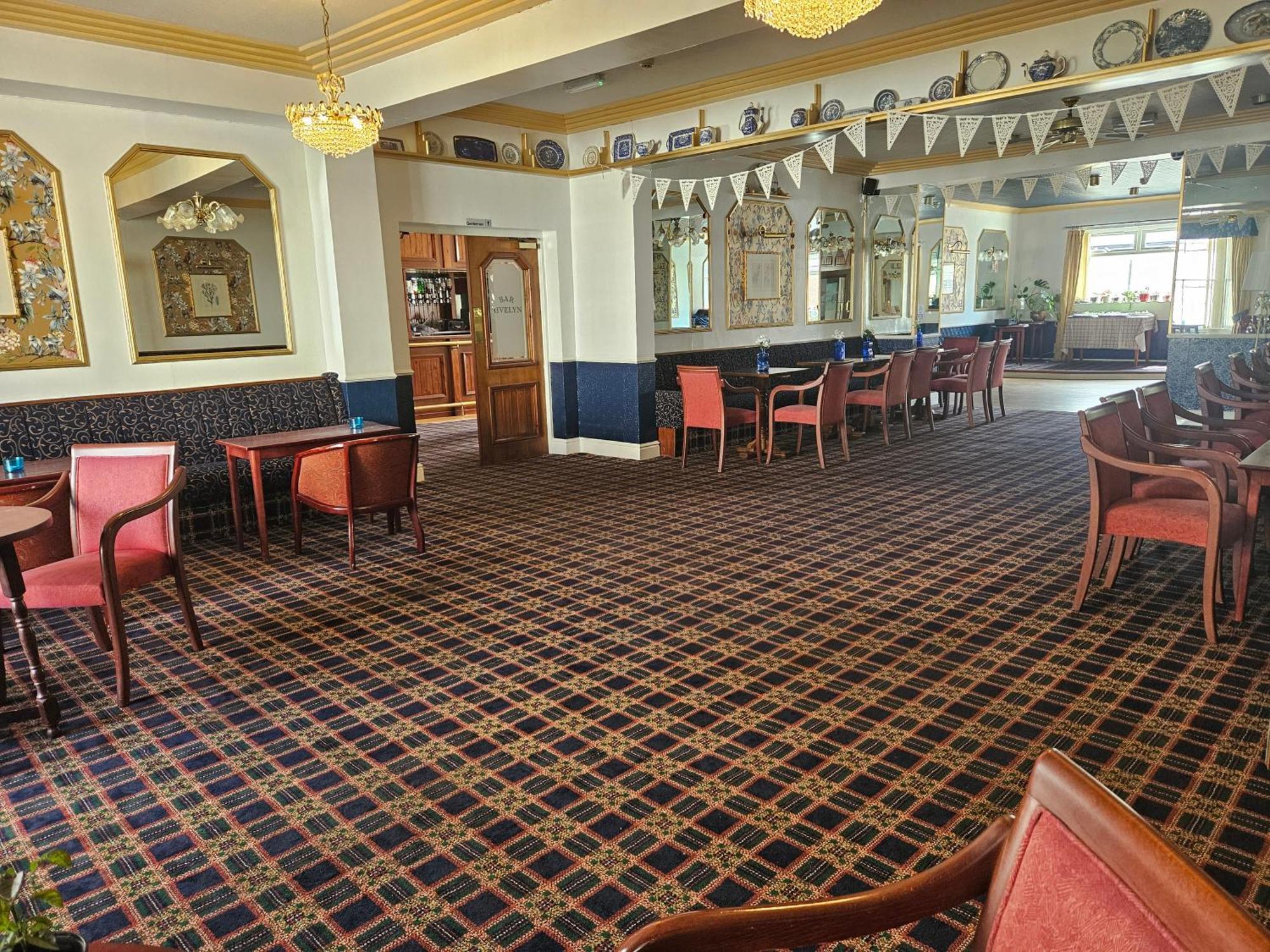 Rivelyn Bar & Restaurant Hotel 3*