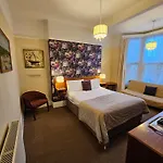 Rivelyn Hotel Bar & Restaurant